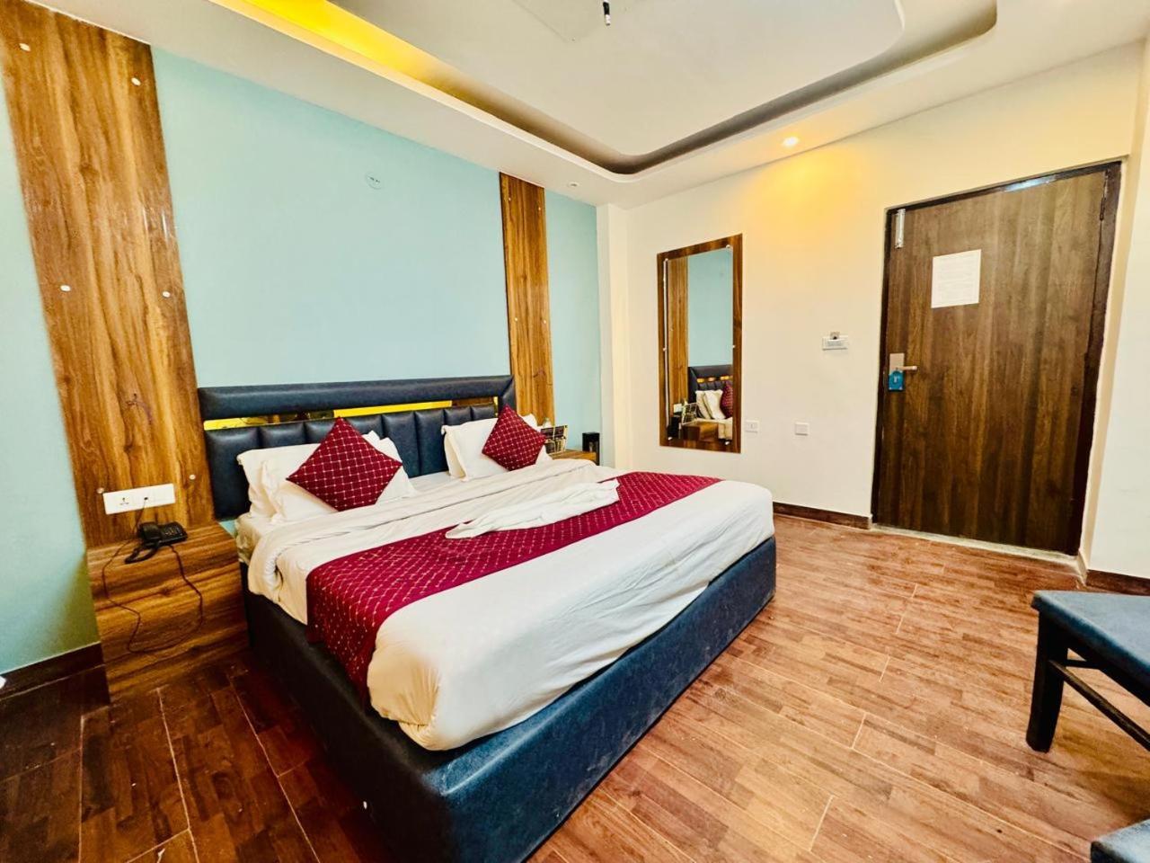 Royal Majestic View Point Lodge Manāli Екстериор снимка