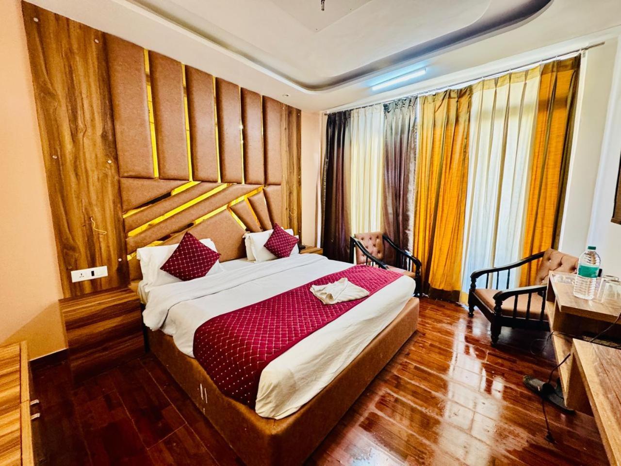 Royal Majestic View Point Lodge Manāli Екстериор снимка