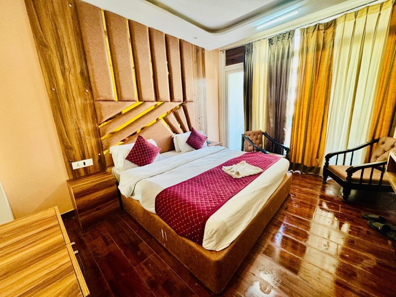 Royal Majestic View Point Lodge Manāli Екстериор снимка