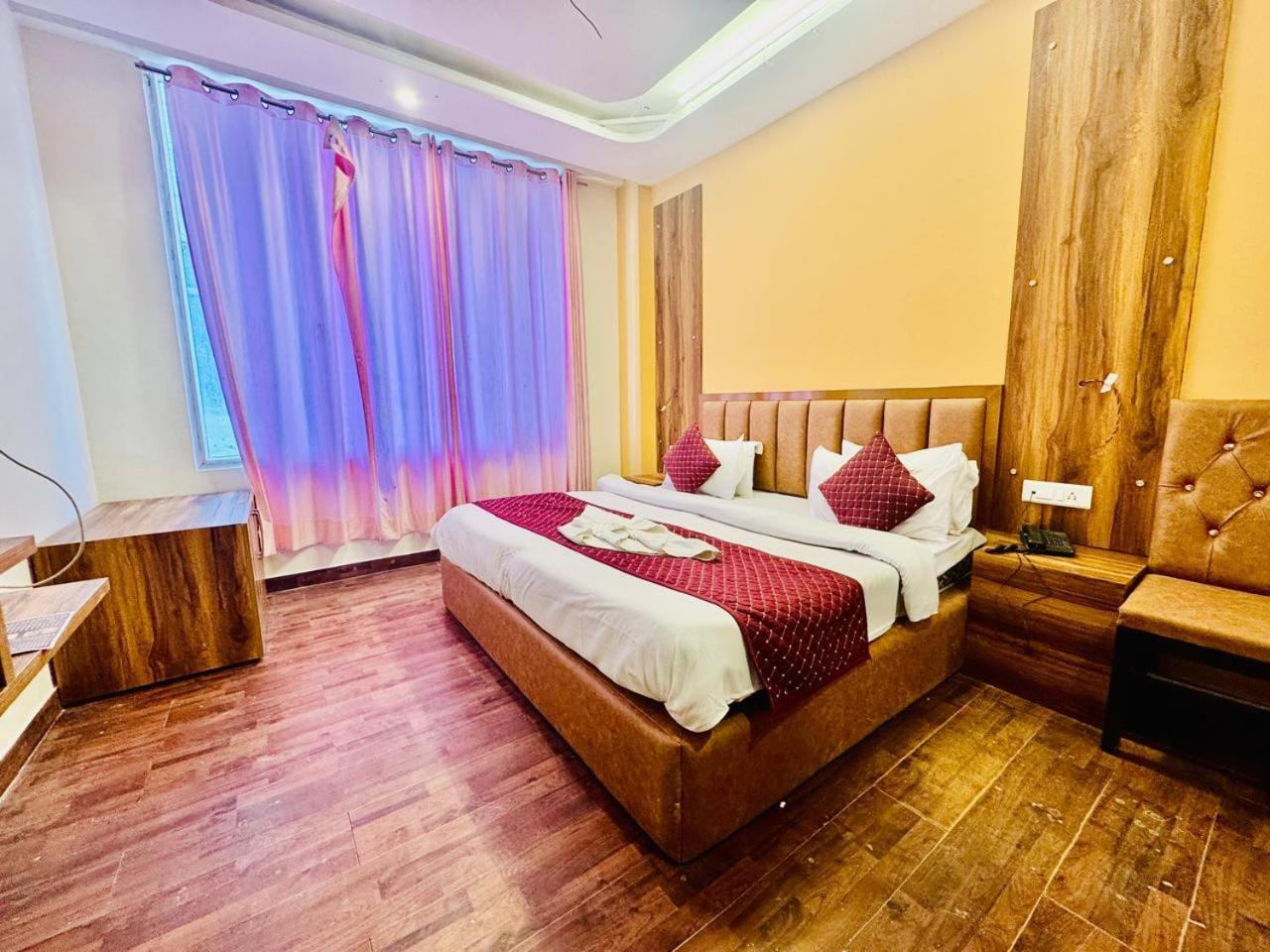 Royal Majestic View Point Lodge Manāli Екстериор снимка