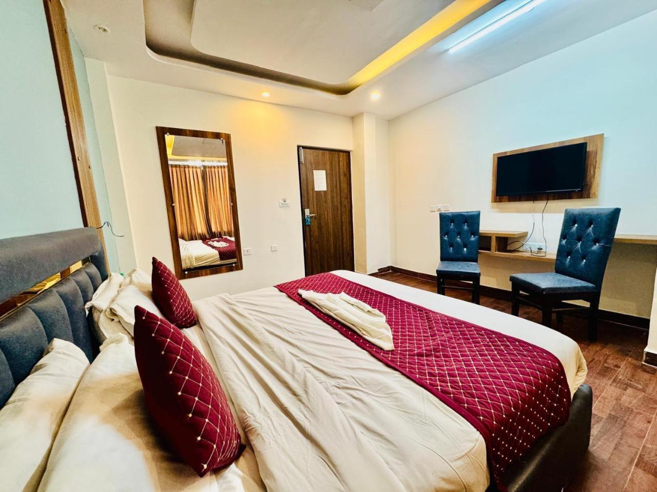 Royal Majestic View Point Lodge Manāli Екстериор снимка