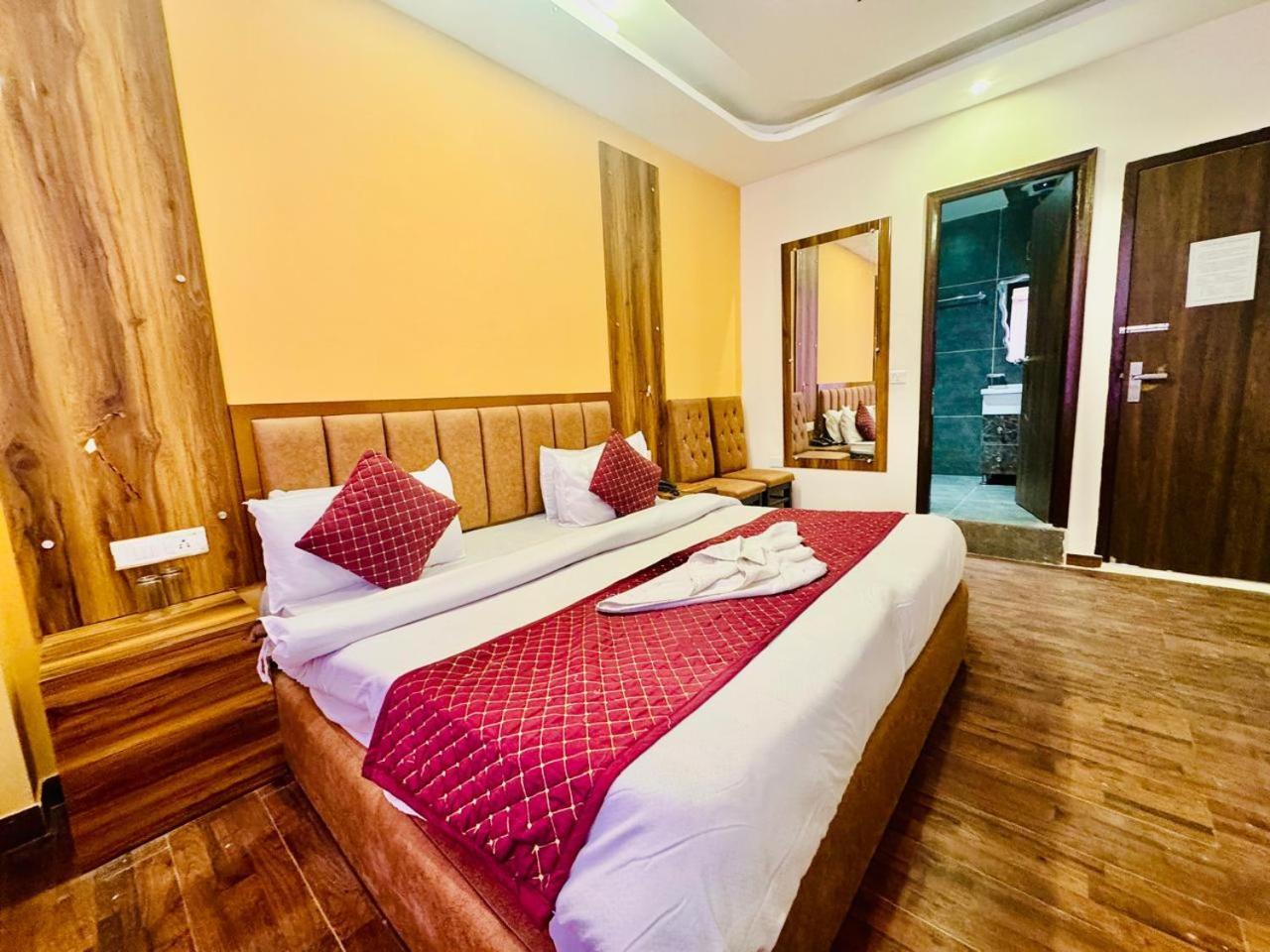 Royal Majestic View Point Lodge Manāli Екстериор снимка